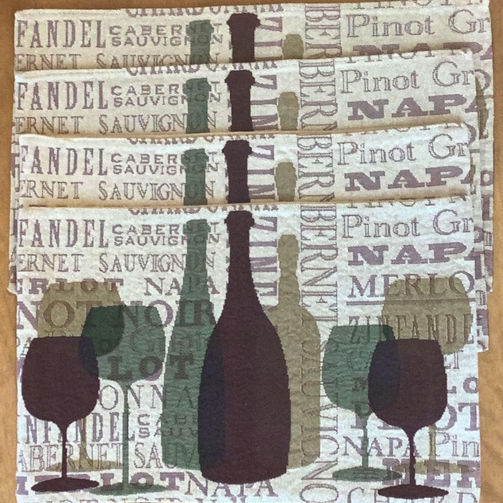 Set of 4 Sonoma/Croft&Barrow wine themed placemats.